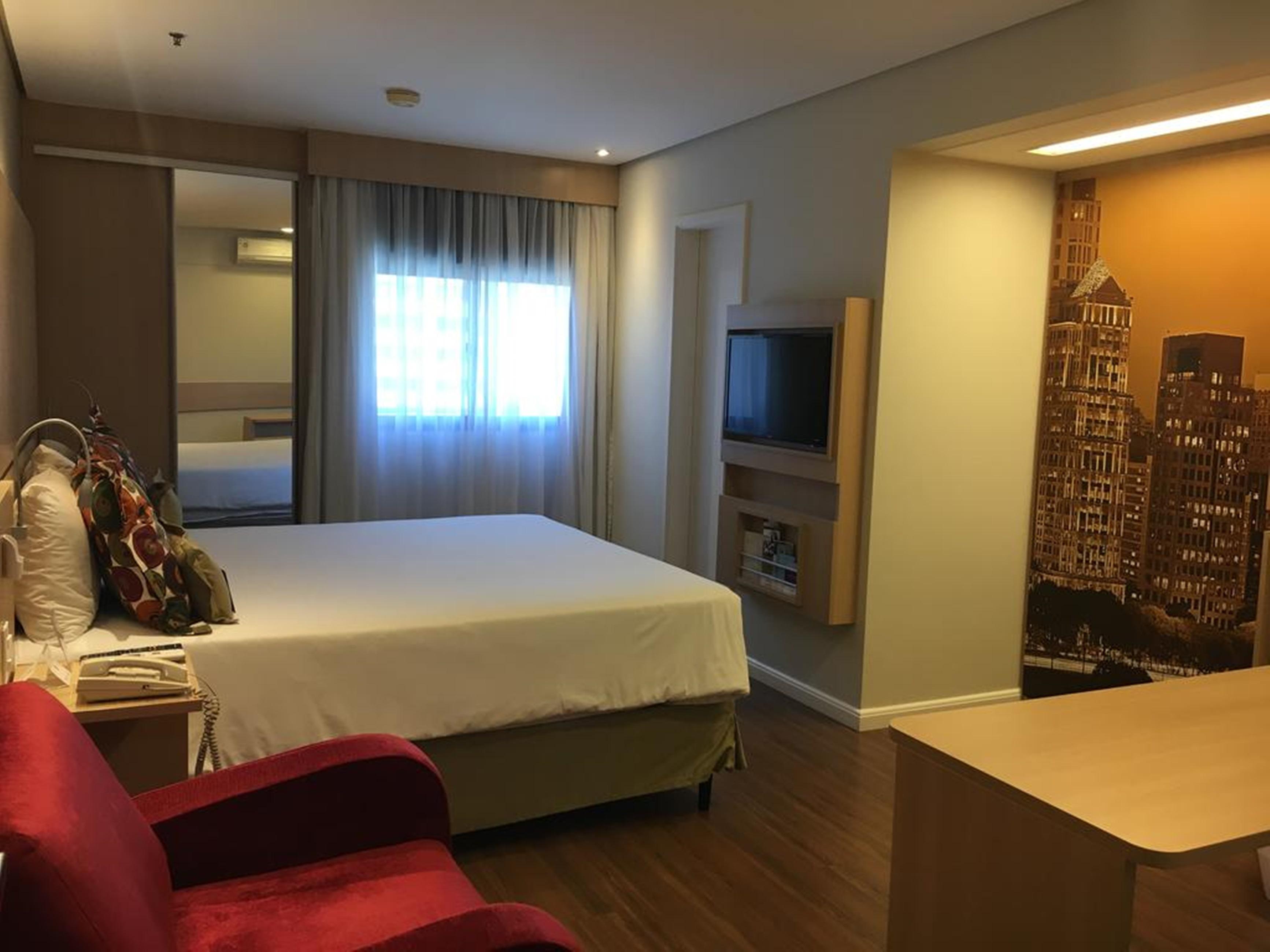 酒店 Mercure Nacoes Unidas 4*