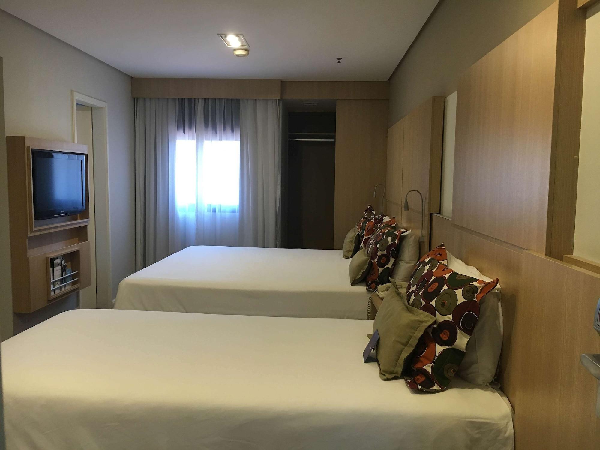Hotel Mercure Naçoes Unidas 4*