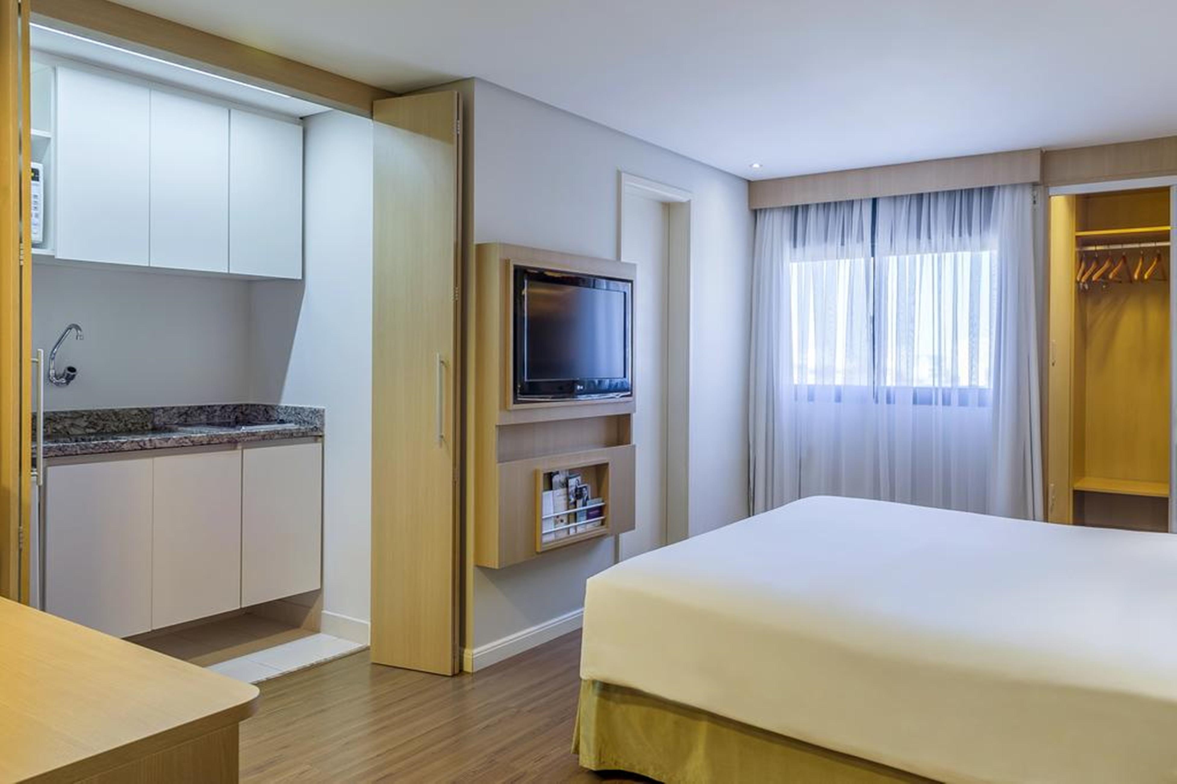 Hotel Mercure Naçoes Unidas 4*