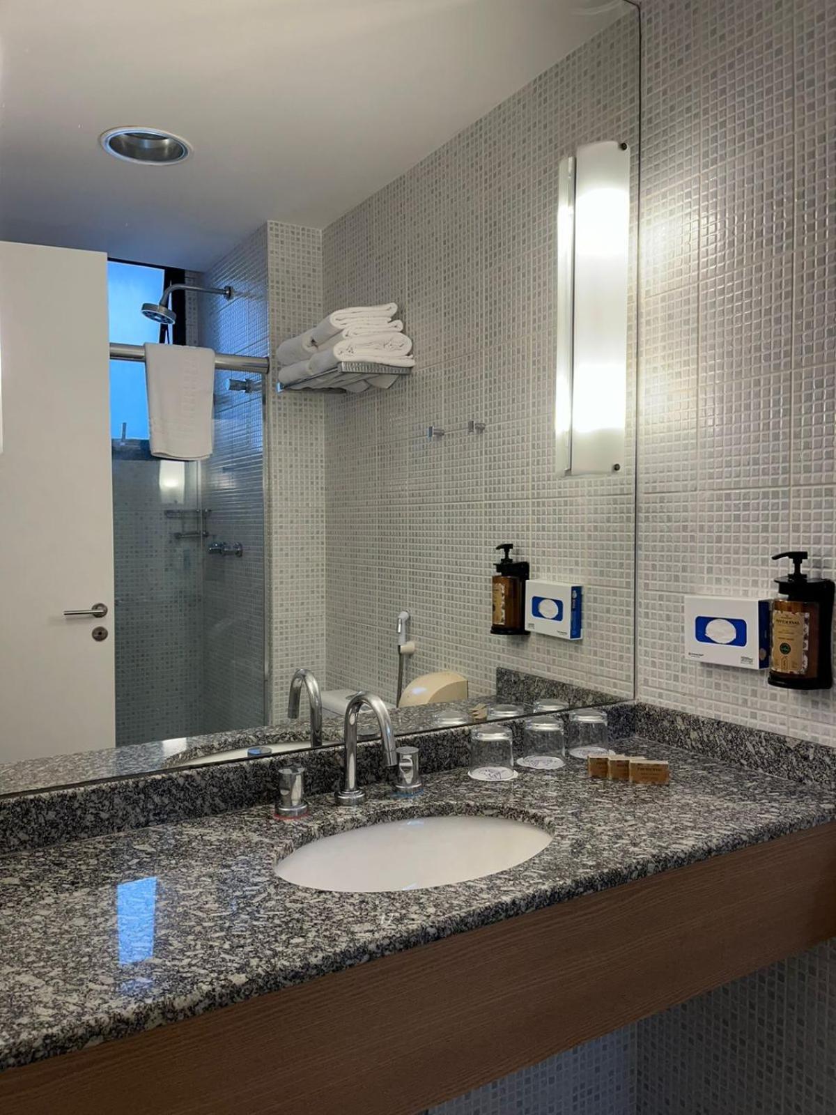 Mercure Naçoes Unidas Hotel 4*